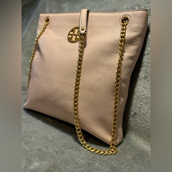 Tory Burch Everly Swingback Pebbled Leather Blush Colored Bag - Picture 4 of 13